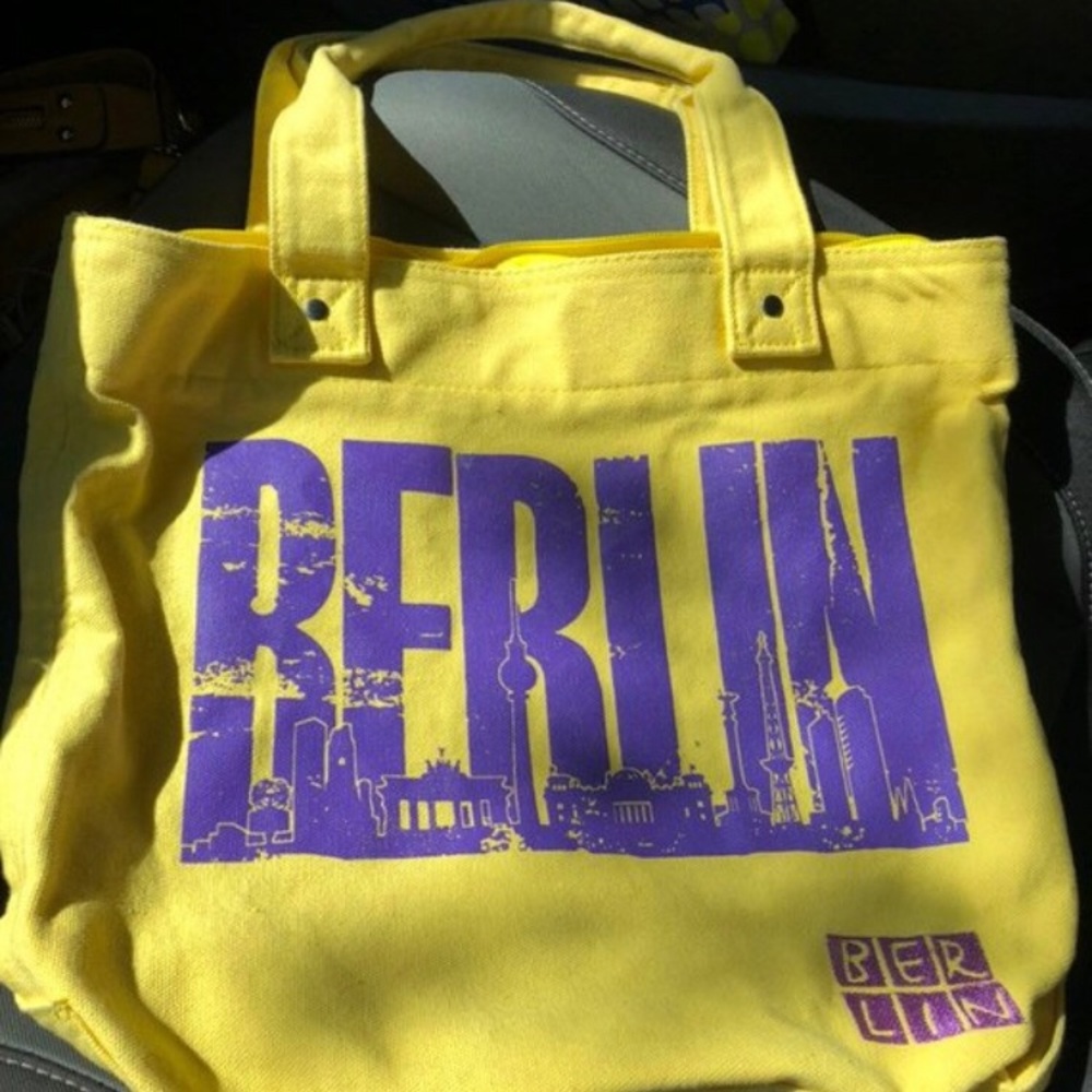 Tote bag
